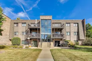 1424 Stonebridge Cir, Wheaton, IL 60189 - Photo 1