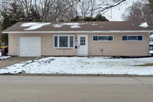 138 Garden Dr, Belvidere, IL 61008 - Photo 1