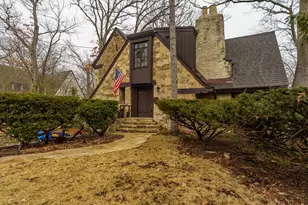 219 Woodland Rd, Highland Park, IL 60035 - Photo 1