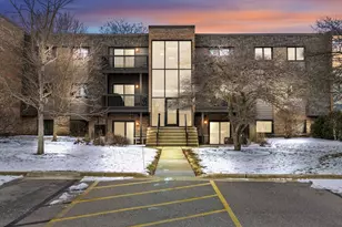 1426 Stonebridge Cir, Wheaton, IL 60189 - Photo 1