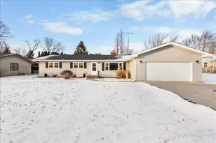 125 W Carol Ave, Cortland, IL 60112 - Photo 1