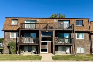 119 Boardwalk St, Elk Grove Village, IL 60007 - Photo 1
