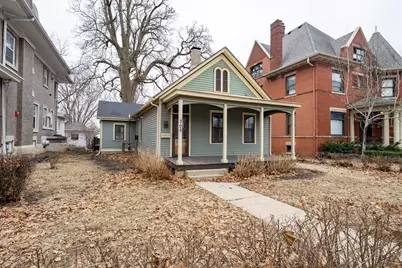 305 E Chestnut Street, Bloomington, IL 61701 - Photo 1