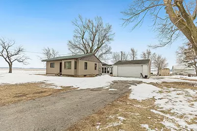 2373 E 3300 N Road, Saint Anne, IL 60964 - Photo 1