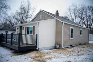 929 Kingsley Dr, Machesney Park, IL 61115 - Photo 1