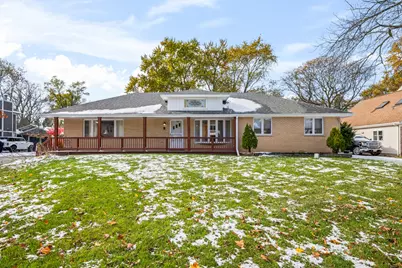 1130 N Stratford Road, Arlington Heights, IL 60004 - Photo 1