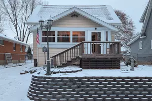 2108 Lloyd Ave, Waukegan, IL 60085 - Photo 1