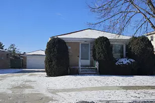 7421 W Kirk Dr, Niles, IL 60714 - Photo 1