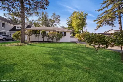 119 E Ellis Avenue, Libertyville, IL 60048 - Photo 1