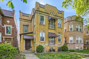 6431 N Campbell Ave, Chicago, IL 60645 - Photo 1