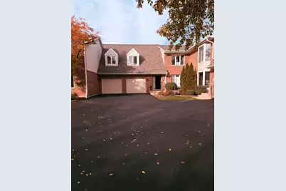 1670 N Douglas Court, Arlington Heights, IL 60004 - Photo 1