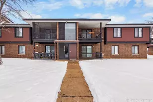 4714 Northfox Ln, McHenry, IL 60050 - Photo 1