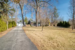 332 Evergreen Dr, Batavia, IL 60510 - Photo 1