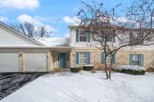1281 N Red Oak Cir, Round Lake Beach, IL 60073 - Photo 1
