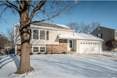965 Independence Avenue, Saint Charles, IL 60174 - Photo 1
