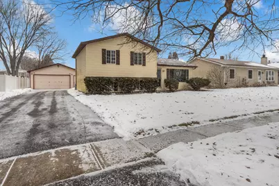 809 Thompson Avenue, Winthrop Harbor, IL 60096 - Photo 1