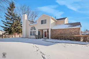 577 Canterbury Dr, Carol Stream, IL 60188 - Photo 1