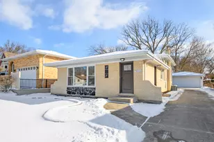 9313 S 82nd Ct, Hickory Hills, IL 60457 - Photo 1