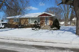 120 E 6 Th Streets, Momence, IL 60954 - Photo 1