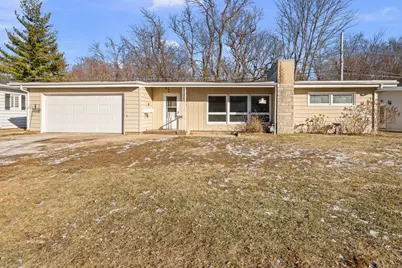 3102 15th Street A, Moline, IL 61265 - Photo 1