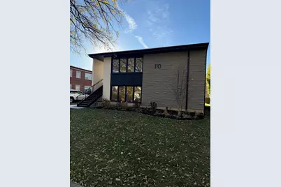 110 N Willow Road, Elmhurst, IL 60126 - Photo 1
