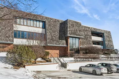150 Red Top Drive #103, Libertyville, IL 60048 - Photo 1