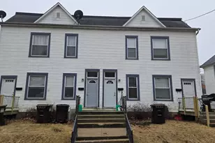 609 W Cottonwood St, Freeport, IL 61032 - Photo 1