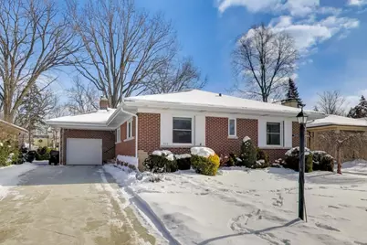 925 Indian Road, Glenview, IL 60025 - Photo 1