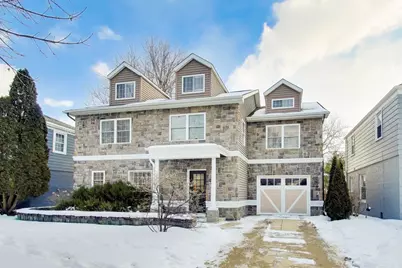 347 S Newbury Place, Arlington Heights, IL 60005 - Photo 1