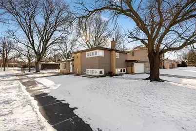 608 N Eastman Drive, Mount Prospect, IL 60056 - Photo 1