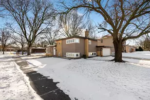 608 N Eastman Dr, Mount Prospect, IL 60056 - Photo 1