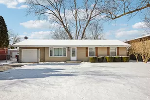 1252 Park Blvd, Morris, IL 60450 - Photo 1