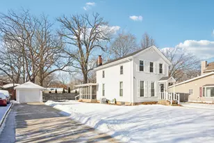 458 West Ave, Morris, IL 60450 - Photo 1