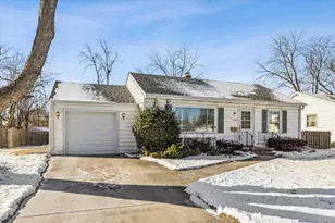 139 S Rosedale Ave, Aurora, IL 60506 - Photo 1