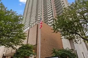 6033 N Sheridan Rd, Chicago, IL 60660 - Photo 1