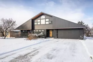 5628 N Redwood Dr, Norwood Park, IL 60631 - Photo 1