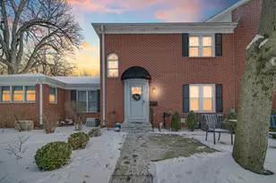 813 Evernia Ct, Geneva, IL 60134 - Photo 1