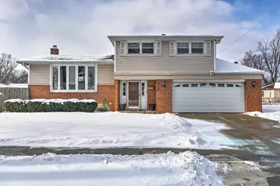 1426 Danbury Lane, Des Plaines, IL 60018 - Photo 1