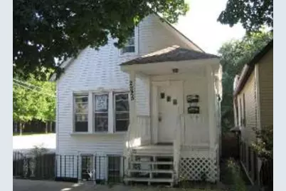 2225 W Oakdale Avenue, Chicago, IL 60618 - Photo 1