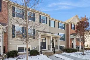 542 Cimmaron Cir, Crystal Lake, IL 60012 - Photo 1