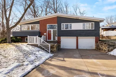 1039 33rd Court, Moline, IL 61265 - Photo 1