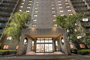 6340 Americana Dr, Willowbrook, IL 60527 - Photo 1