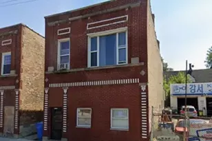 4265 W Montrose Ave, Chicago, IL 60641 - Photo 1