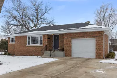 833 Parkside Drive, Wheaton, IL 60187 - Photo 1