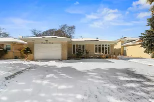 2220 S Chestnut St, Des Plaines, IL 60018 - Photo 1