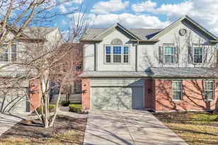 906 Elizabeth Dr, Streamwood, IL 60107 - Photo 1