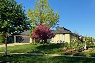 1285 Montgomery Dr, Deerfield, IL 60015 - Photo 1