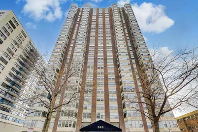 525 W Hawthorne Place #206, Chicago, IL 60657 - Photo 1