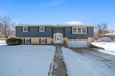 601 Edwards Avenue, West Dundee, IL 60118 - Photo 1