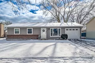 811 Beech Dr, Bolingbrook, IL 60440 - Photo 1